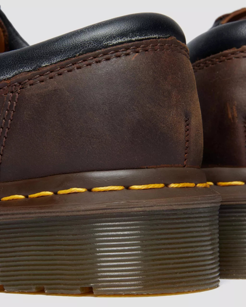DR. MARTENS - Chaussures à lacets 8053 Z Gaucho Crazy Horse - Marron foncé
