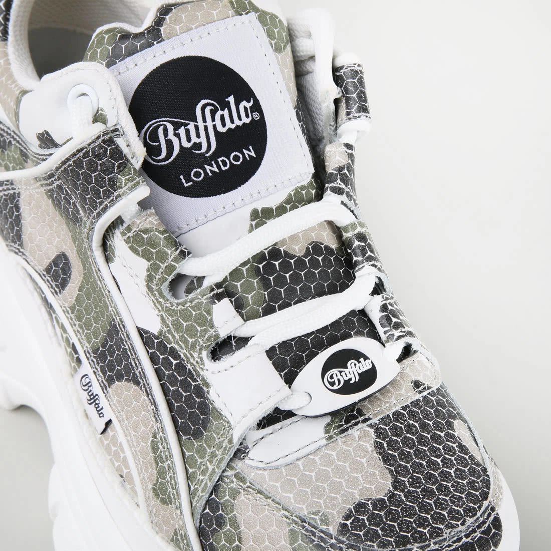 BUFFALO - Sneakers 1339 Classics Low - Kaki