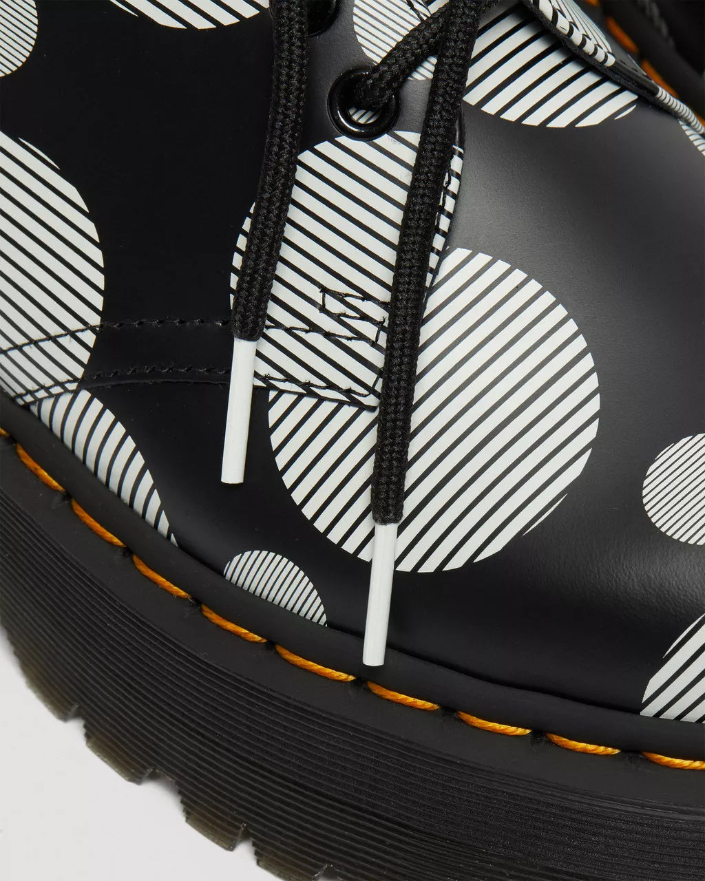 DR. MARTENS - Chaussures à lacets 1461 QUAD POLKA DOT - Noir et blanc