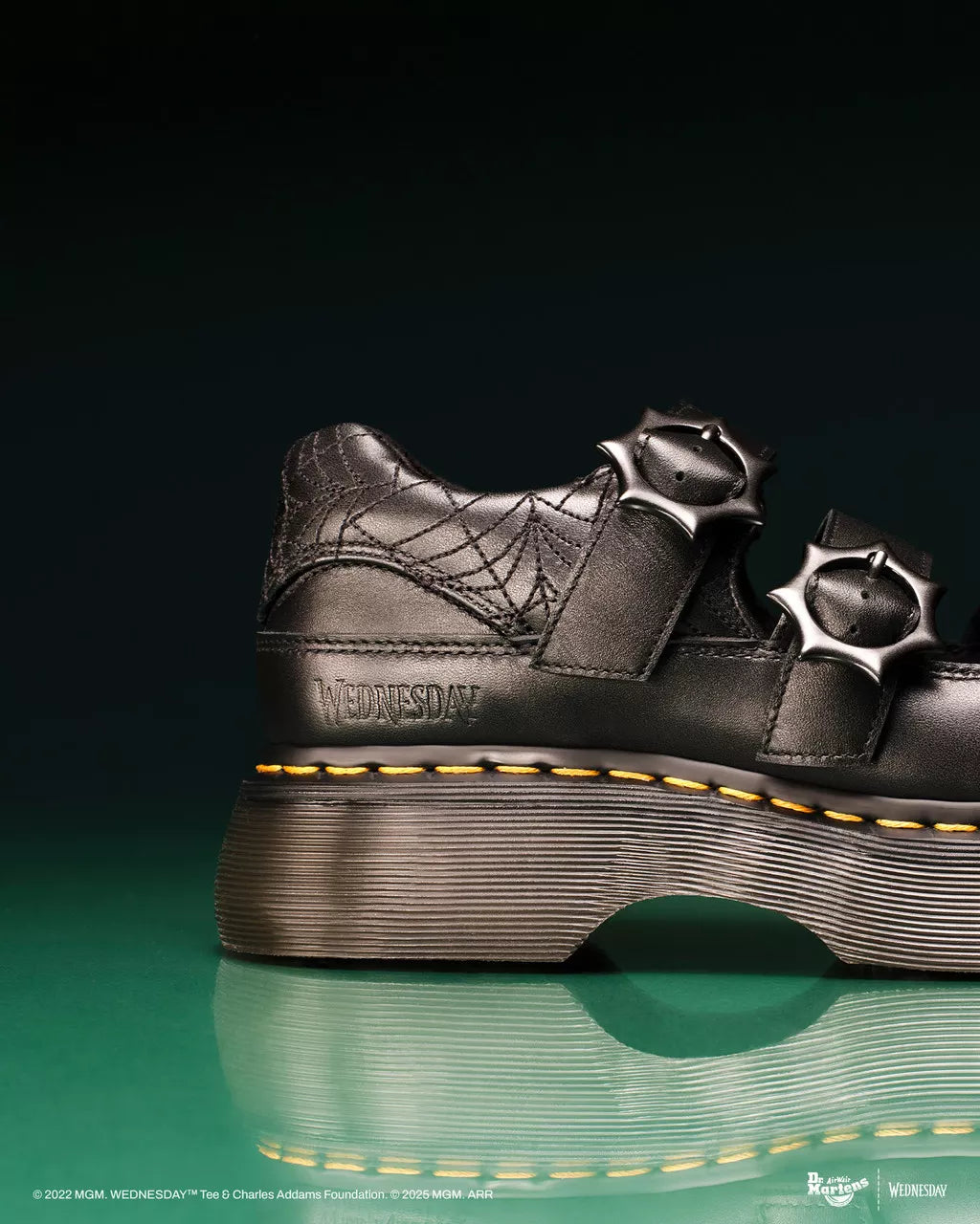 DR. MARTENS - Babies BUZZ Mercredi Adams - Noir