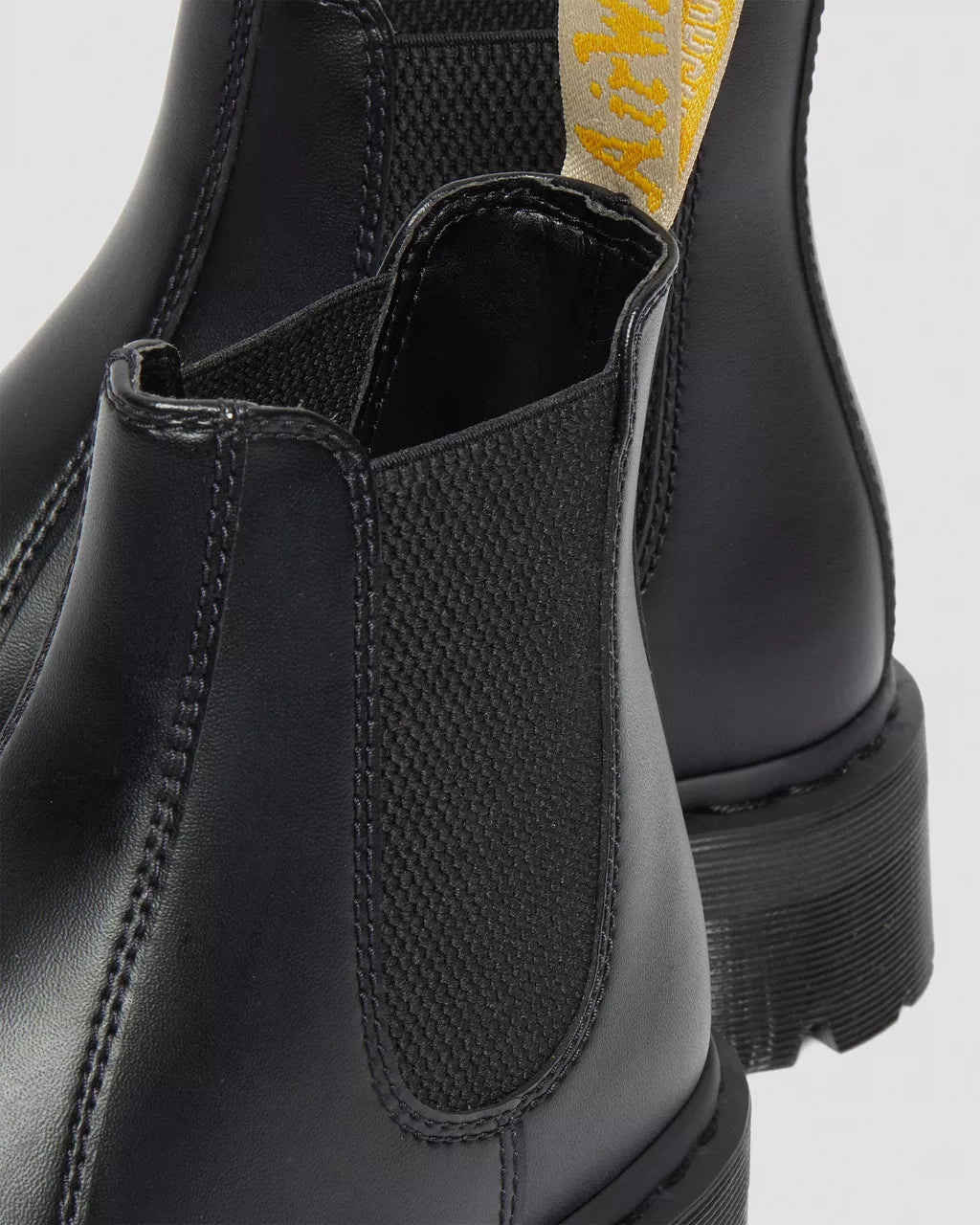 DR. MARTENS - Boots CHELSEA VEGAN - Noir