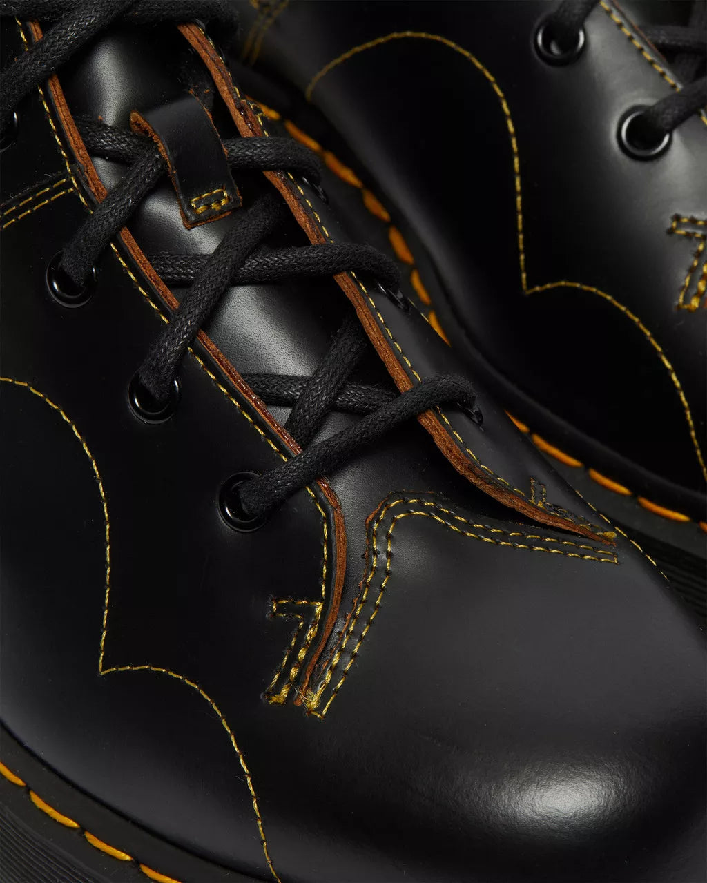 DR. MARTENS - Chaussures à lacets CHURCH QUAD - Noir