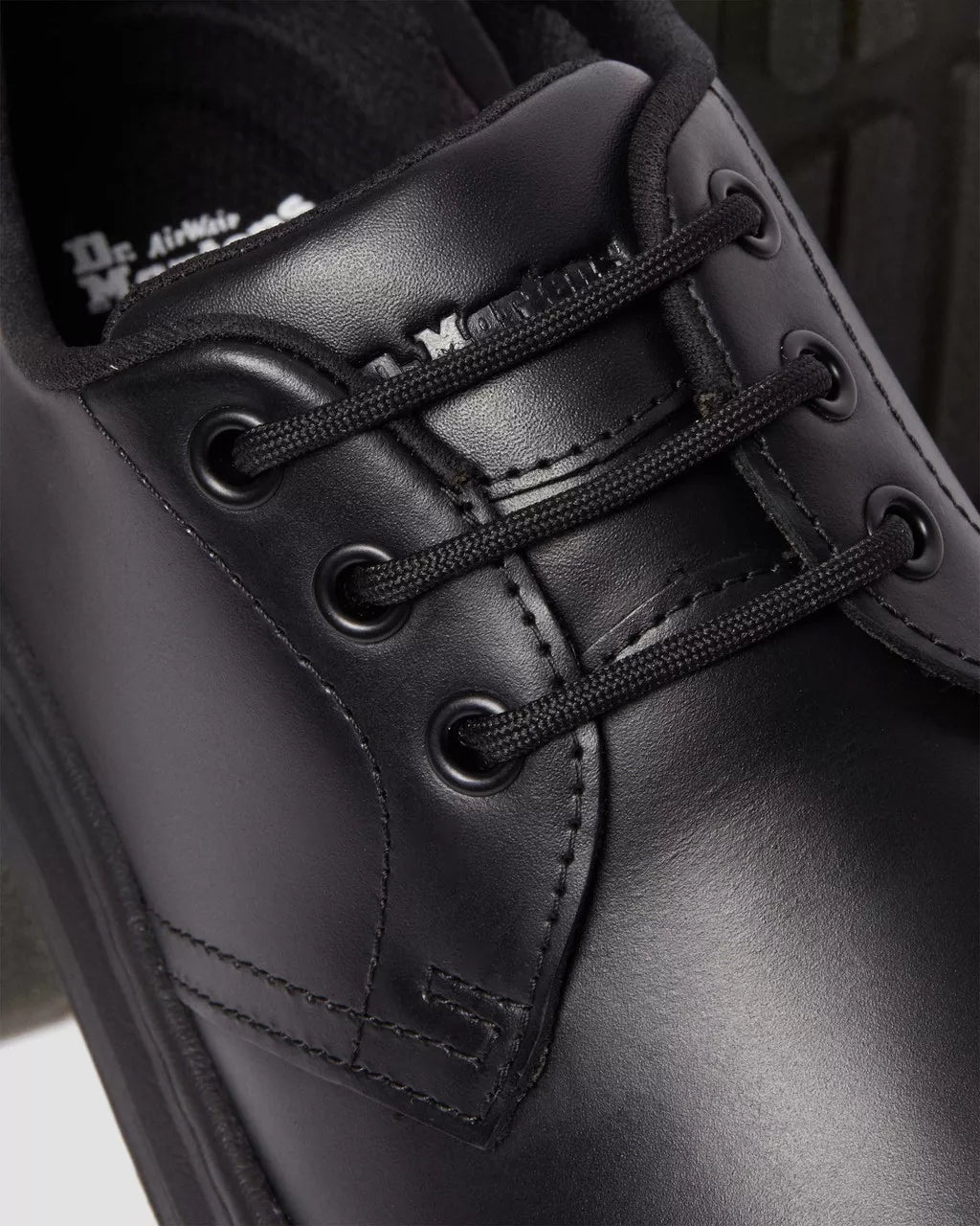 DR. MARTENS - Chaussures à lacets CREWSON LO - Noir