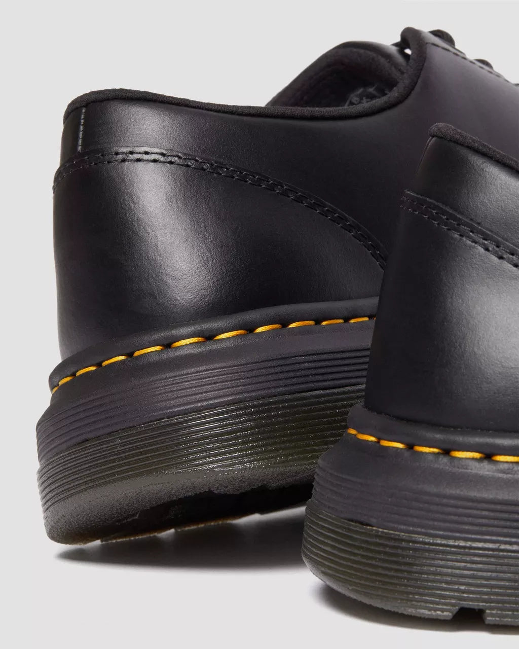 DR. MARTENS - Chaussures à lacets CREWSON LO - Noir