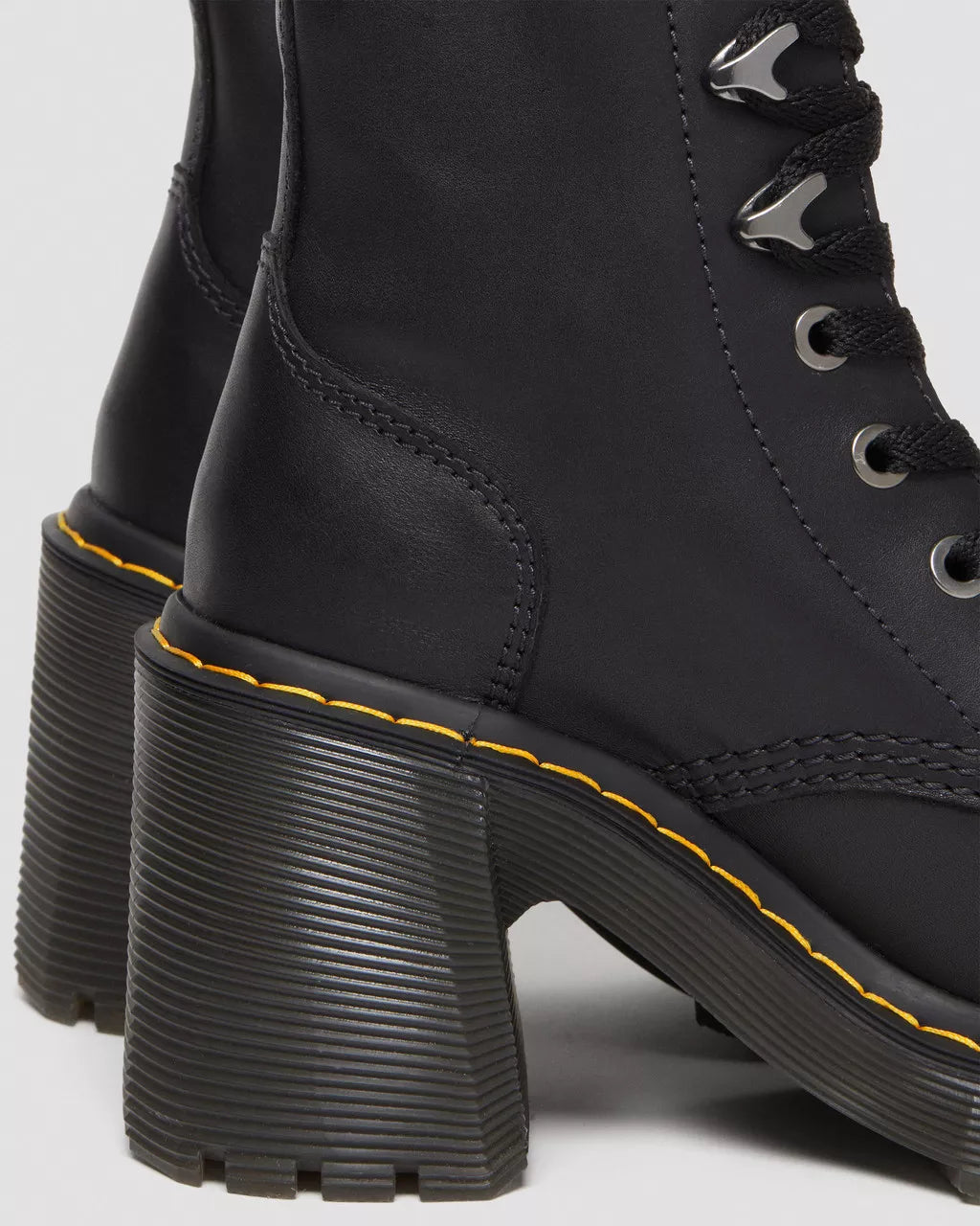 DR. MARTENS - Bottines JESY - Cuir Sendal - Noir