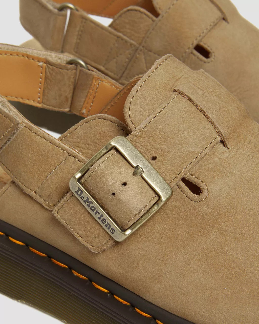 DR. MARTENS - Mules JORGE II - Nubuck - Tan