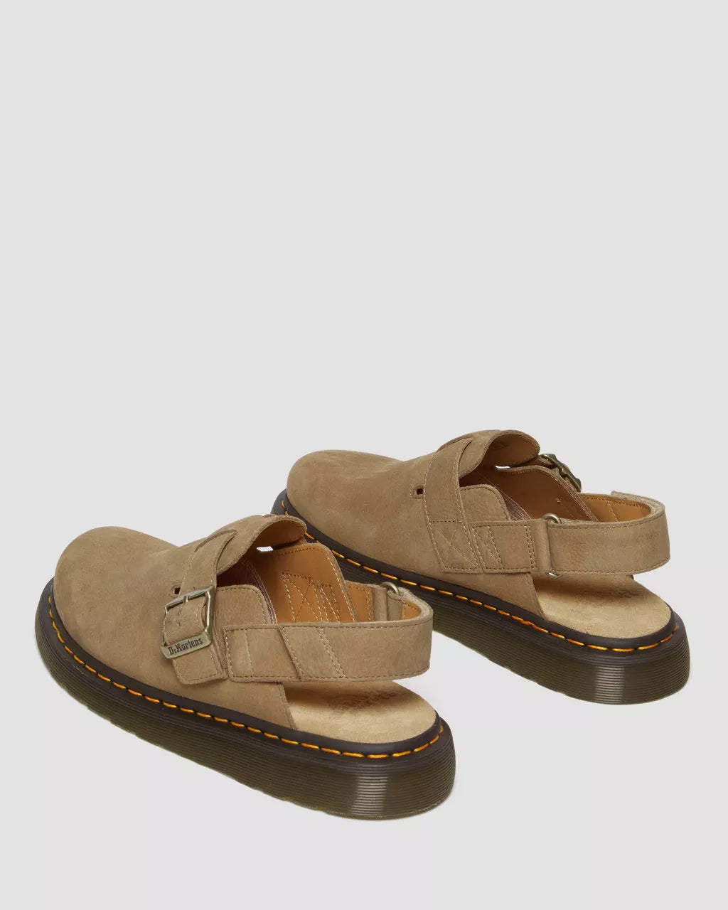 DR. MARTENS - Mules JORGE II - Nubuck - Tan