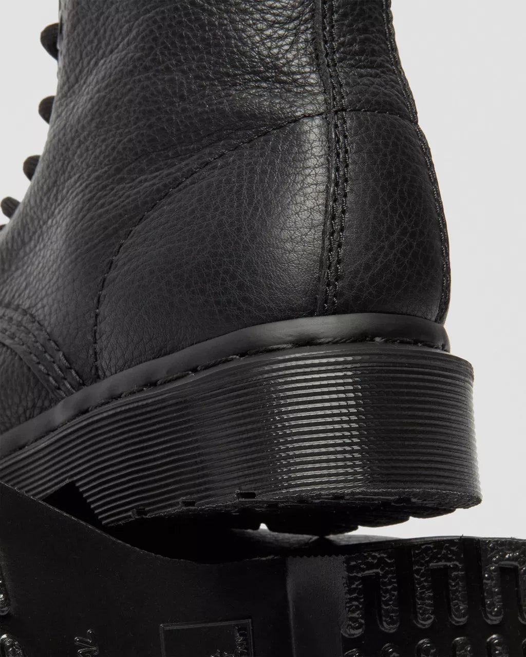 DR. MARTENS - Bottines PASCAL monochrome - Cuir Virginia - Noir