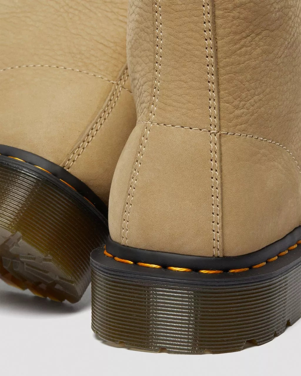 DR. MARTENS - Bottines PASCAL - Nubuck - Sable