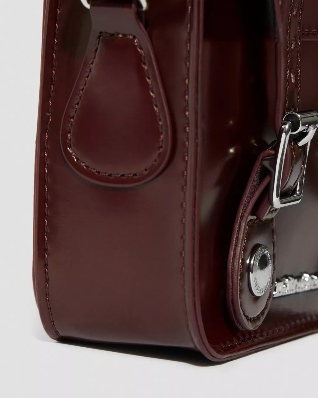 DR. MARTENS - Sac à bandouillère - Vegan - Rouge cerise