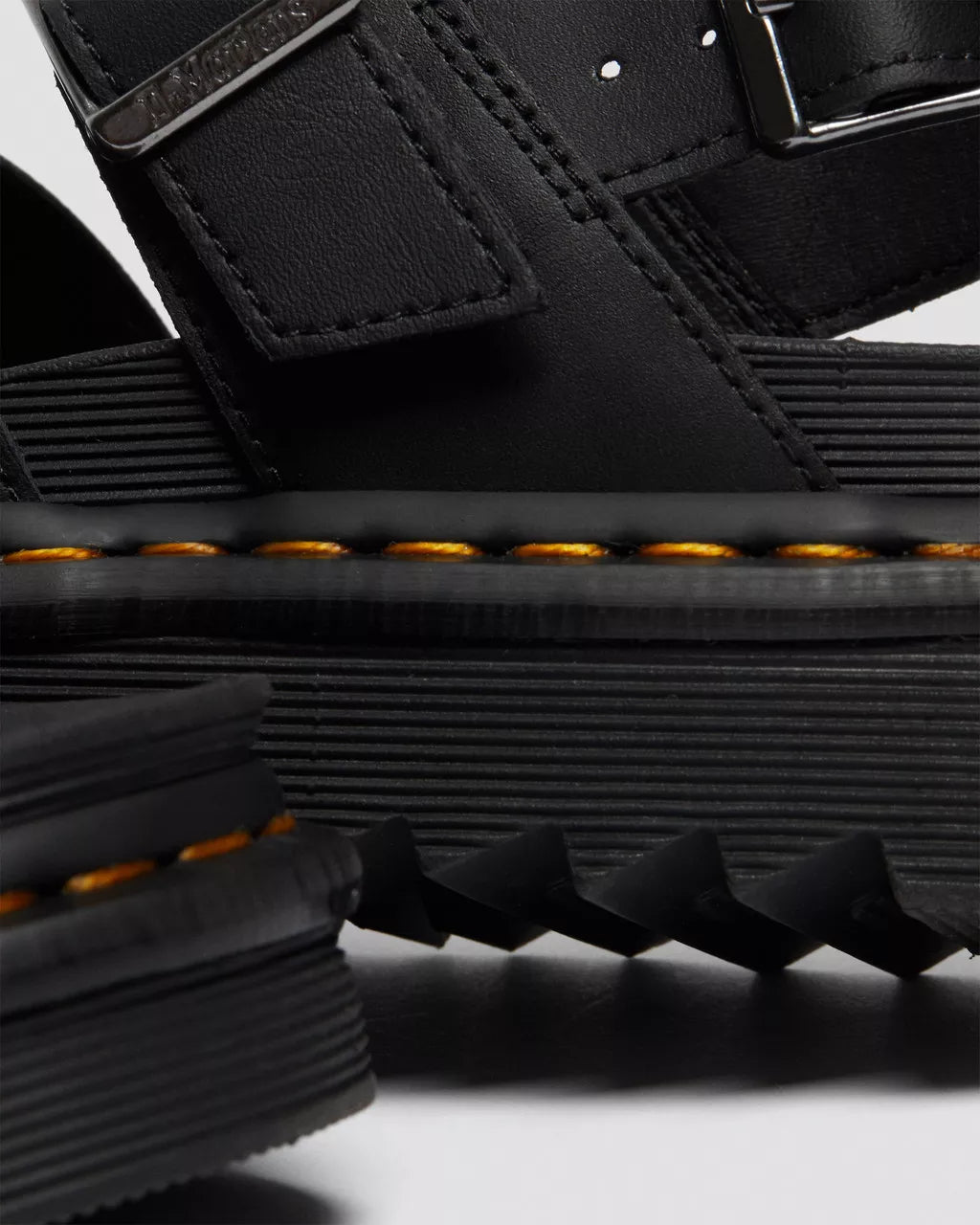 DR. MARTENS - Sandales VOSS II - Cuir - Noir
