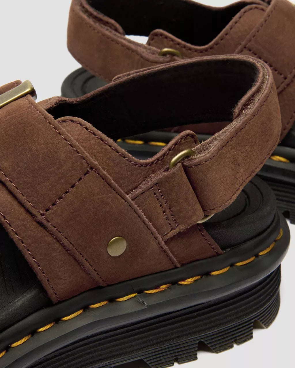 DR. MARTENS - Sandales ZEBZAG - Nubuck - Marron